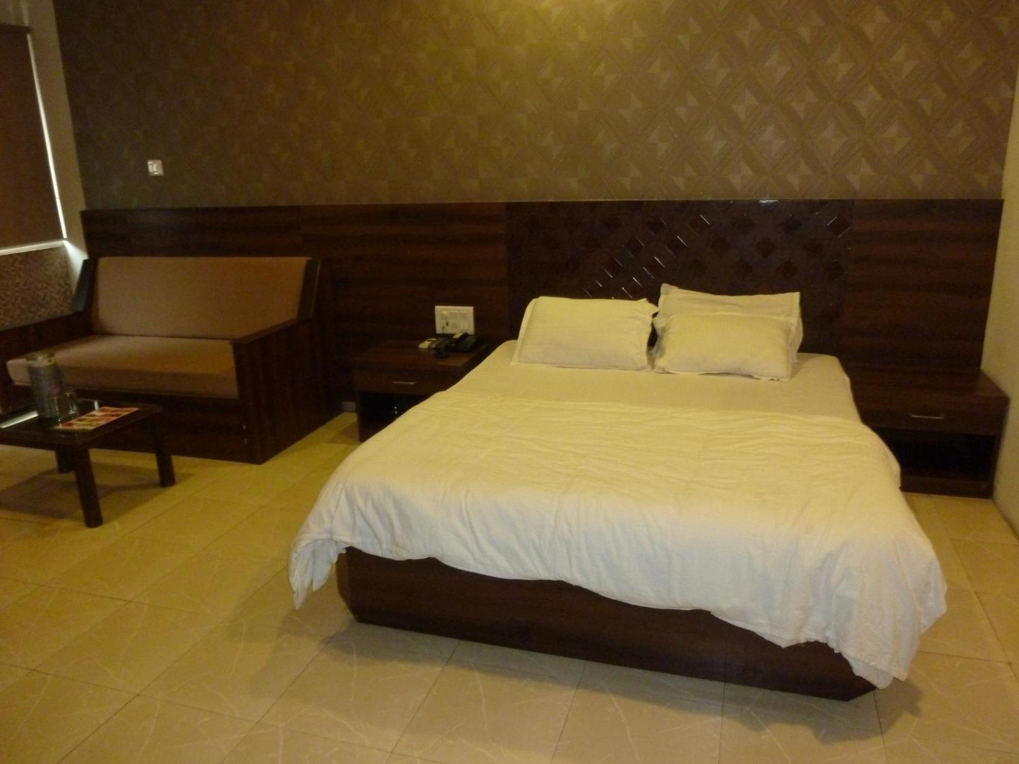 Hotel Regal Palace Mumbai Quarto foto